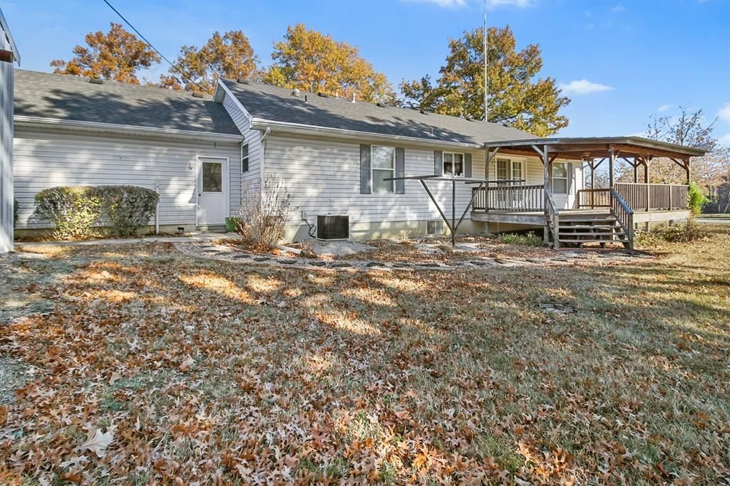 609 W Summit Street — photo 27