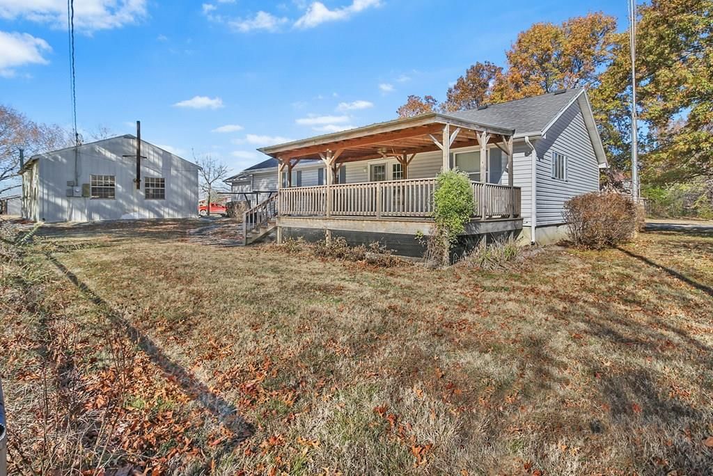 609 W Summit Street — photo 28