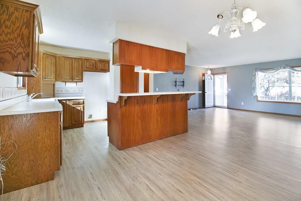 609 W Summit Street — photo 8