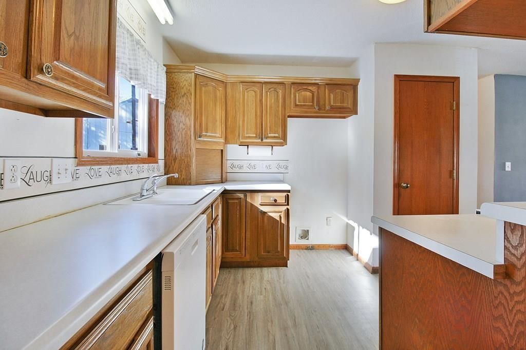 609 W Summit Street — photo 9