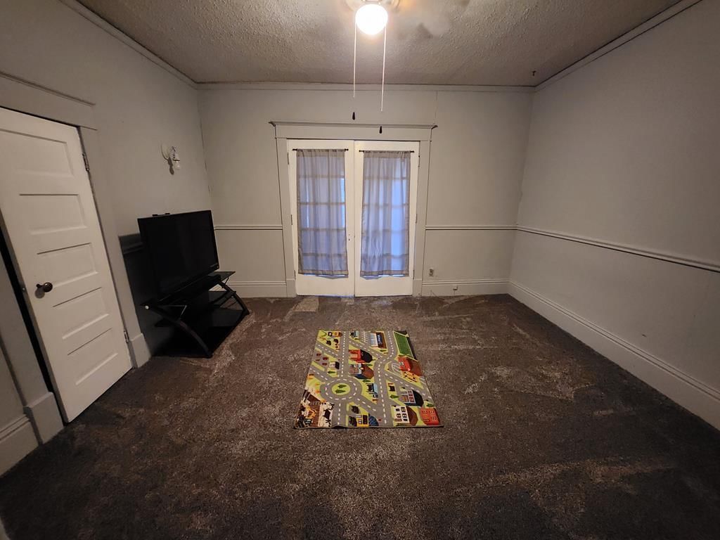 108 W Sycamore N/A — photo 20