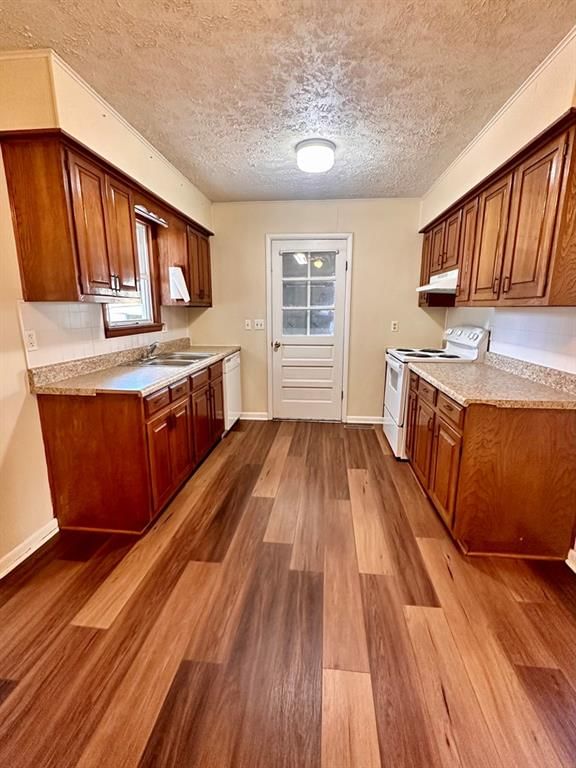 107 N Wald N/A — photo 5