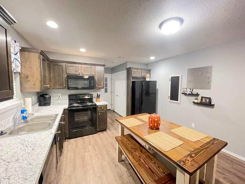 208 W Forest N/A — photo 11