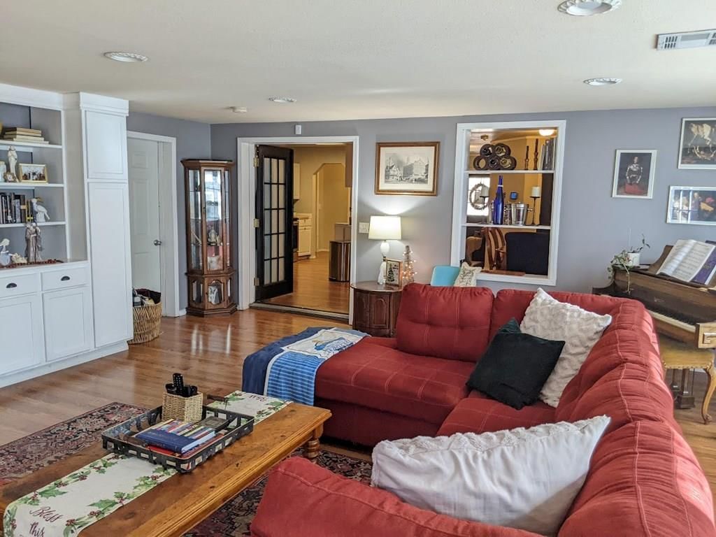 1023 N 13 N/A — photo 36