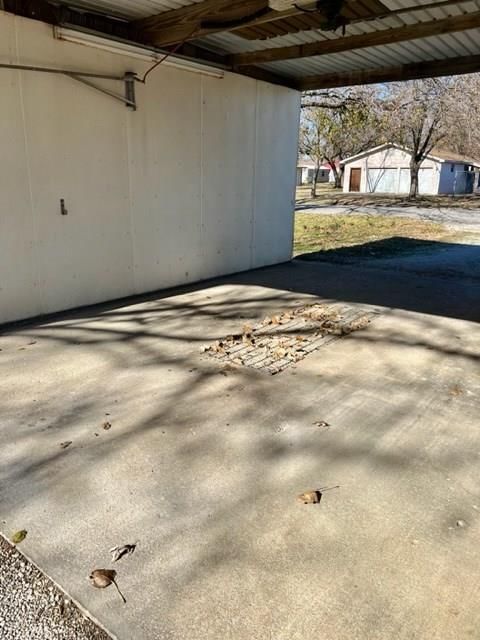 2302 S Walnut Street — photo 28