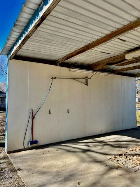 2302 S Walnut Street — photo 31