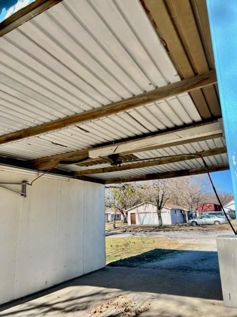 2302 S Walnut Street — photo 33