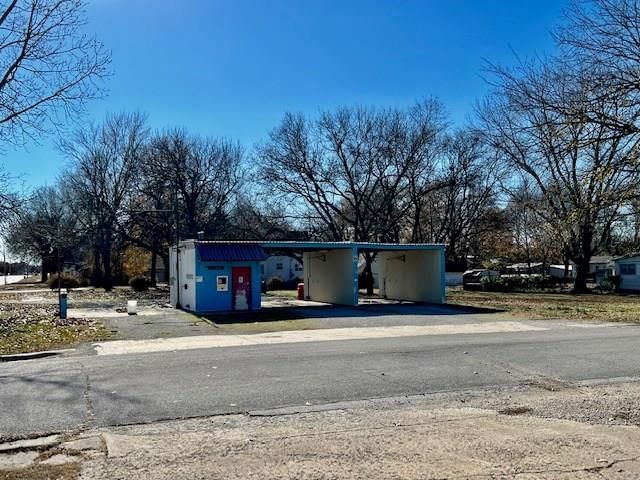 2302 S Walnut Street — photo 10