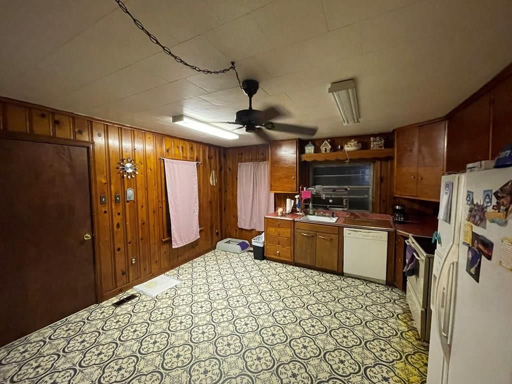 304 W Oak N/A — photo 4