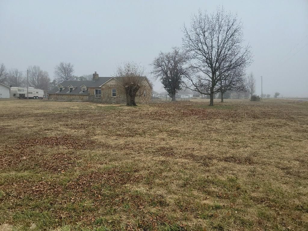 1946 W Maple N/A — photo 2