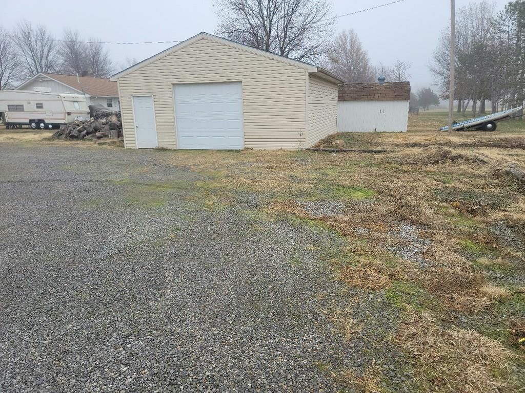 1946 W Maple N/A — photo 13