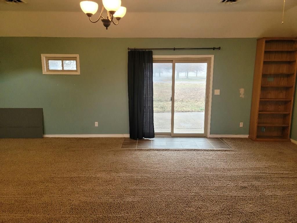 1946 W Maple N/A — photo 36