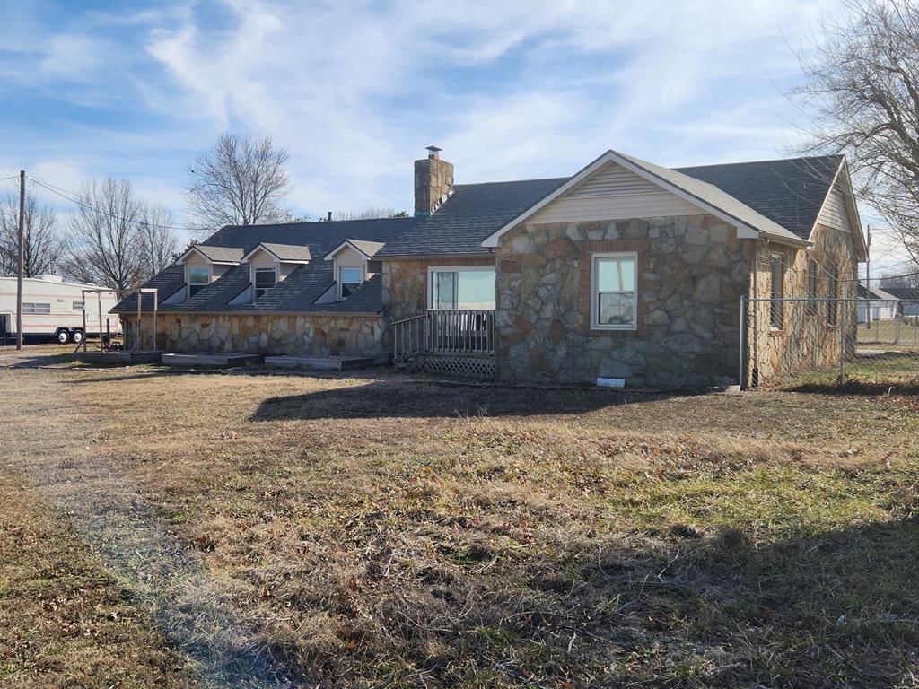 1946 W Maple N/A — photo 46
