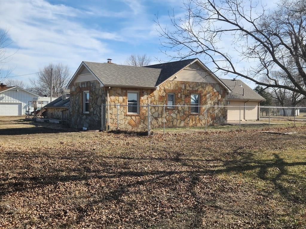1946 W Maple N/A — photo 49