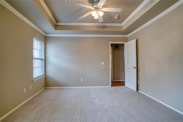 433 NE Katherine Avenue — photo 8