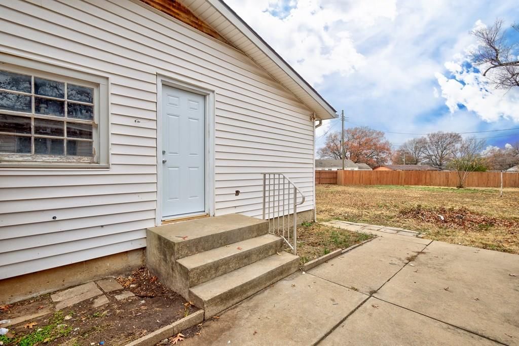 1591 S Elm Avenue — photo 28