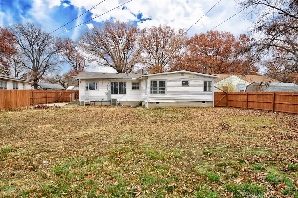 1591 S Elm Avenue — photo 30