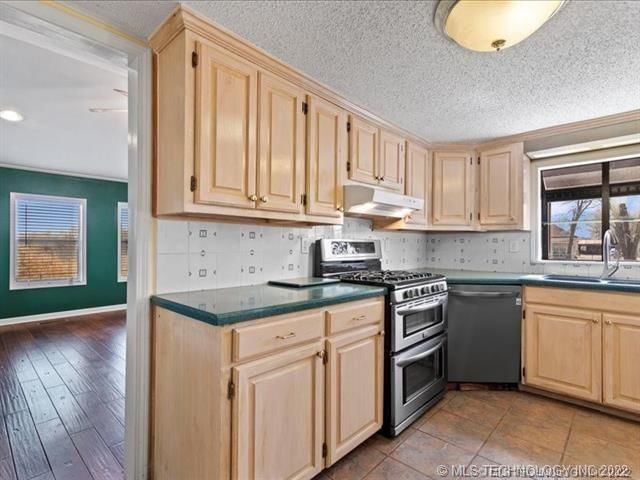 311 E Cherokee Street — photo 8