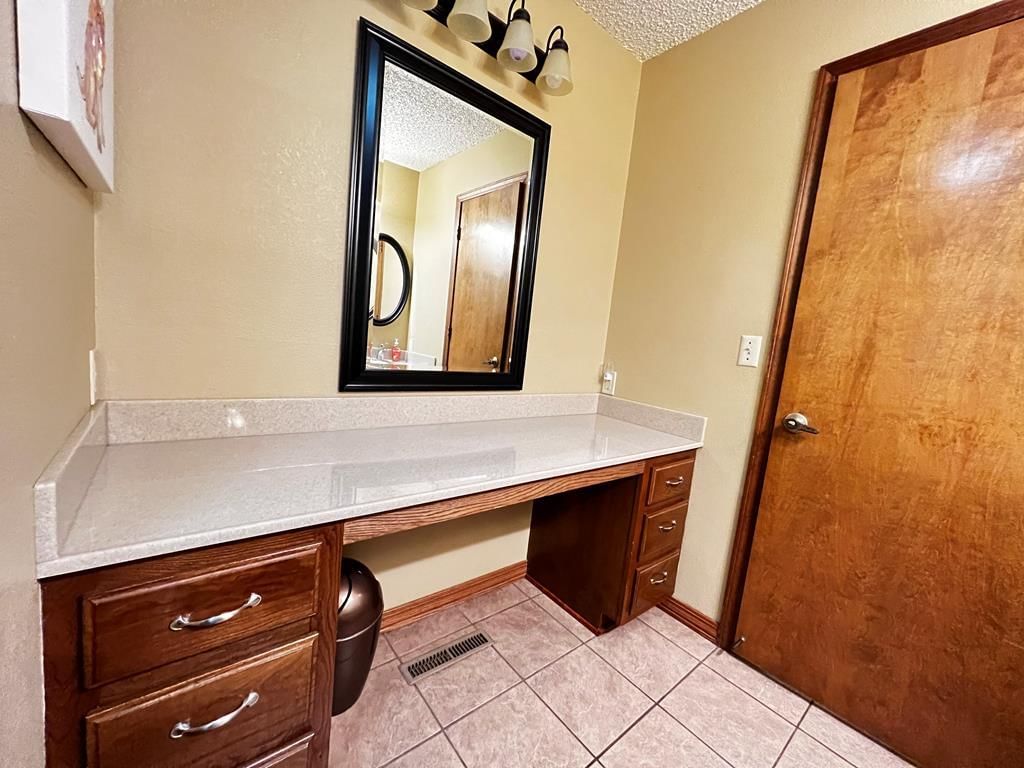 3979 CR 4055 N/A — photo 15