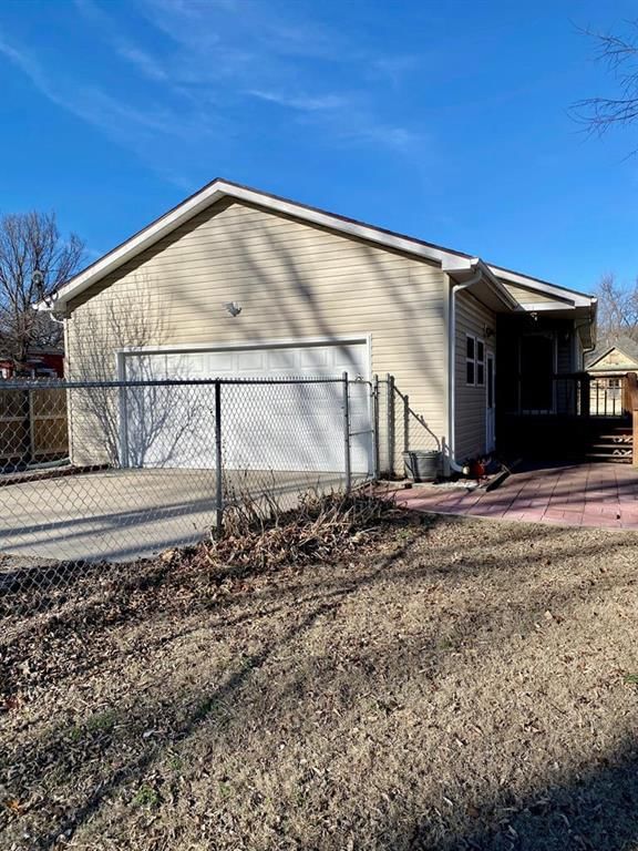 1510 Corning Avenue — photo 24
