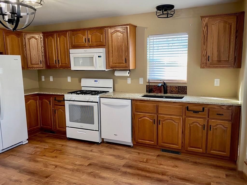 1510 Corning Avenue — photo 4