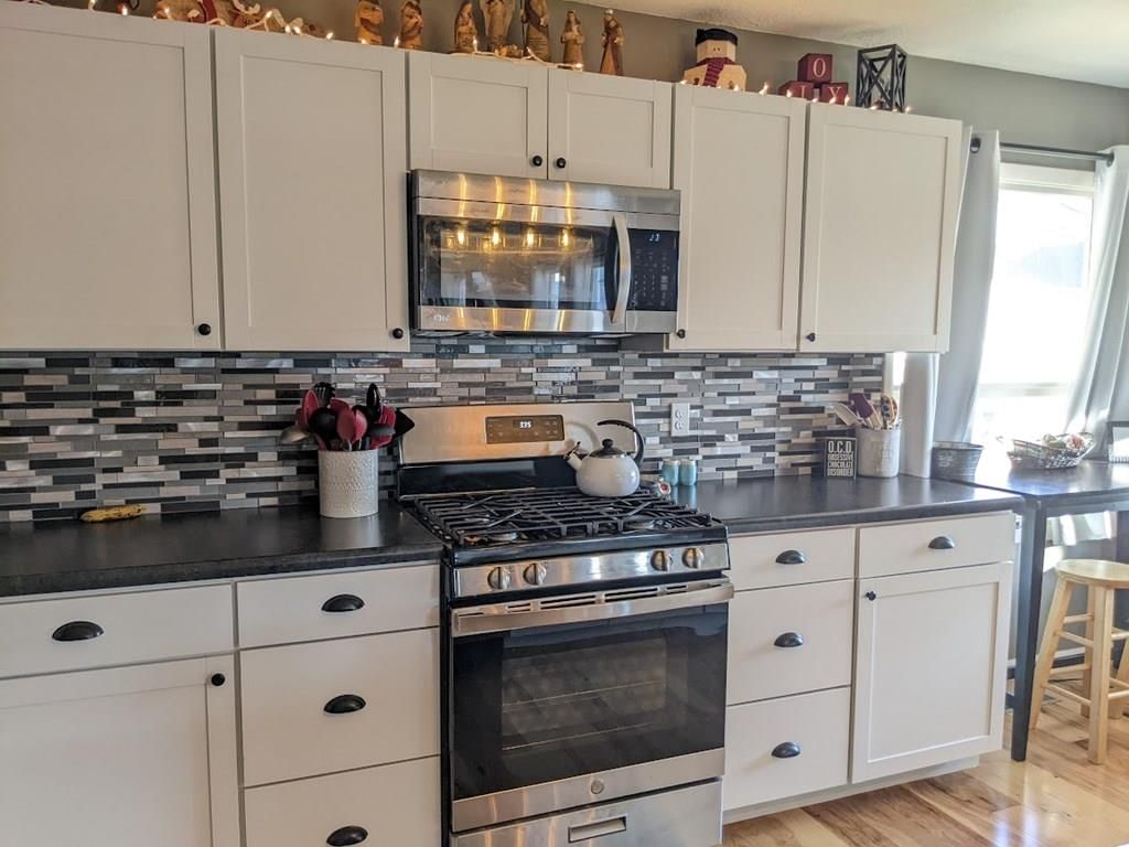 222 W 3rd Street — photo 16