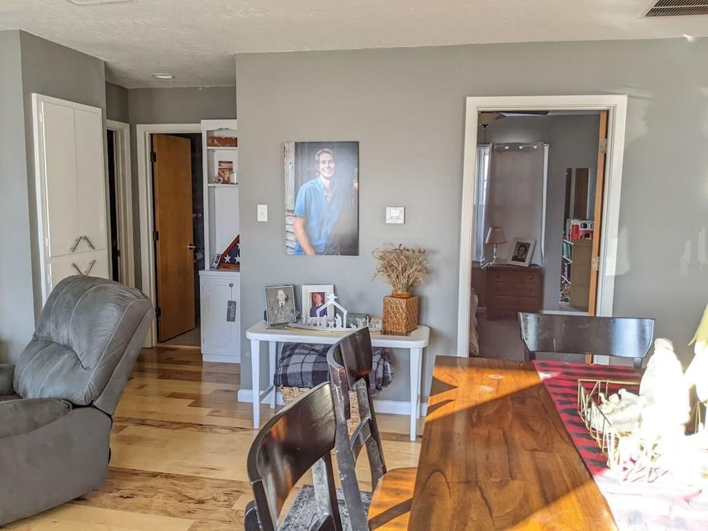 222 W 3rd Street — photo 28