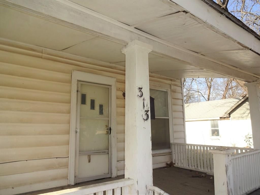 313 S 2nd N/A — photo 2