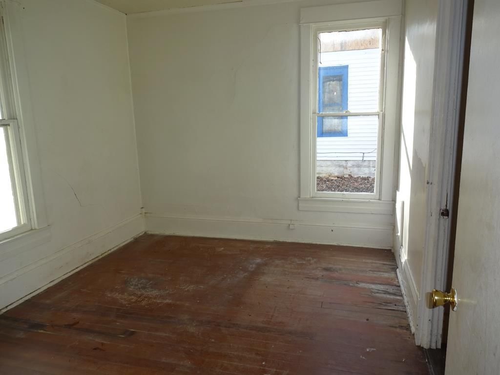 313 S 2nd N/A — photo 10