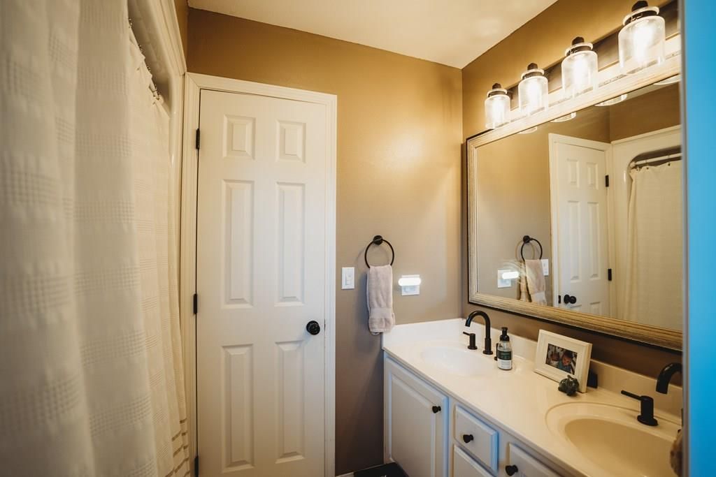 2902 Royal Court — photo 18