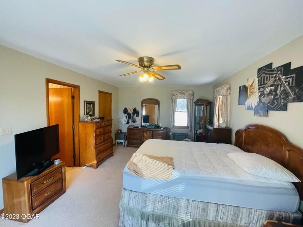 1030 W Country N/A — photo 13