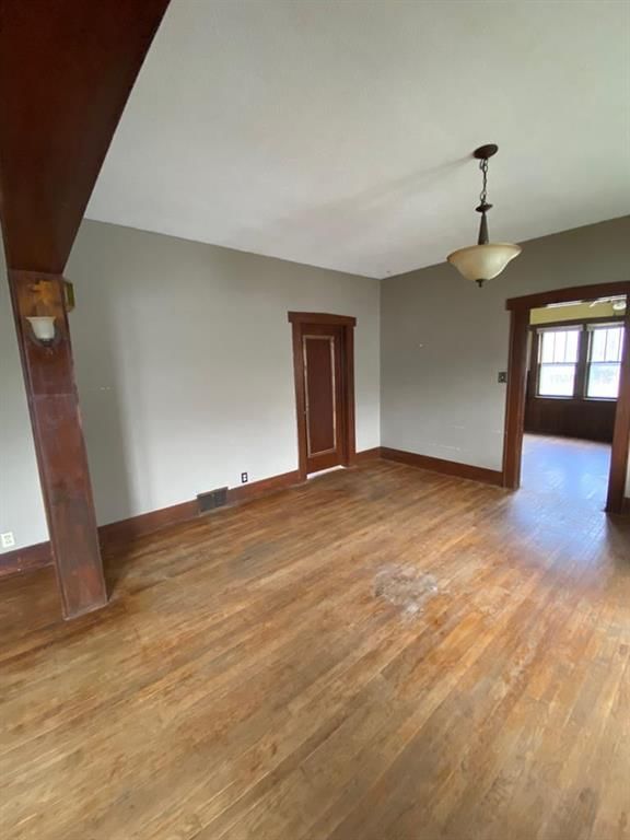 209 E 5th Street — photo 11