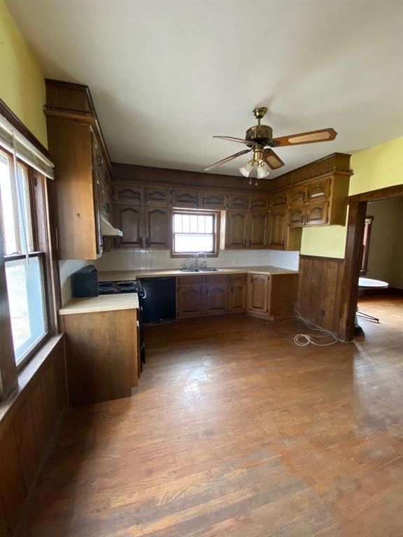 209 E 5th Street — photo 15