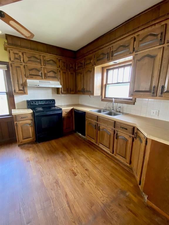 209 E 5th Street — photo 7