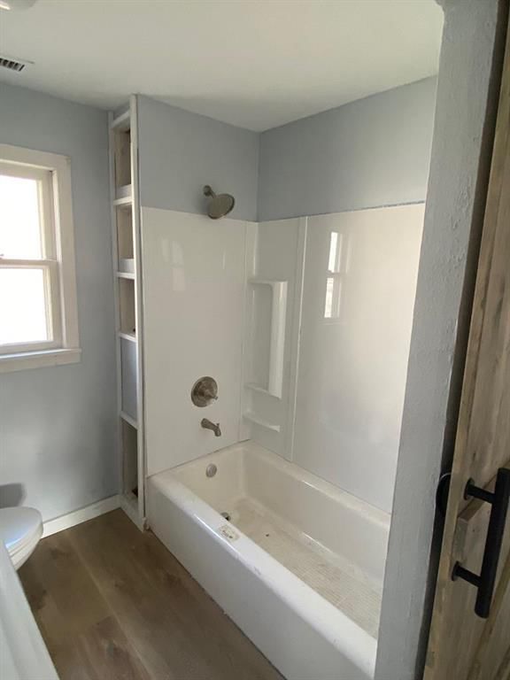 716 Illinois Street — photo 10