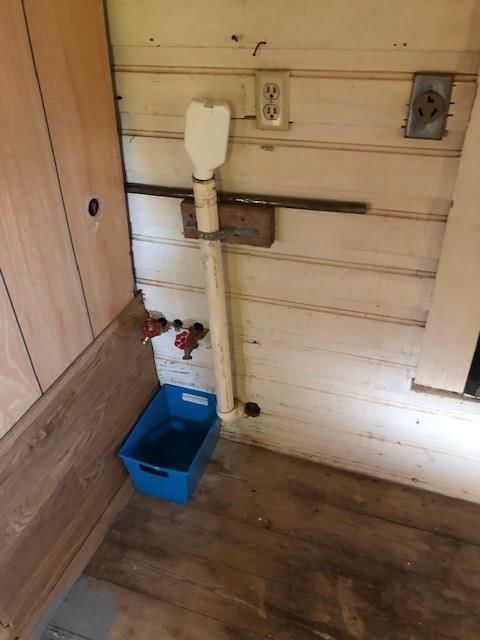 704 E Elm N/A — photo 16