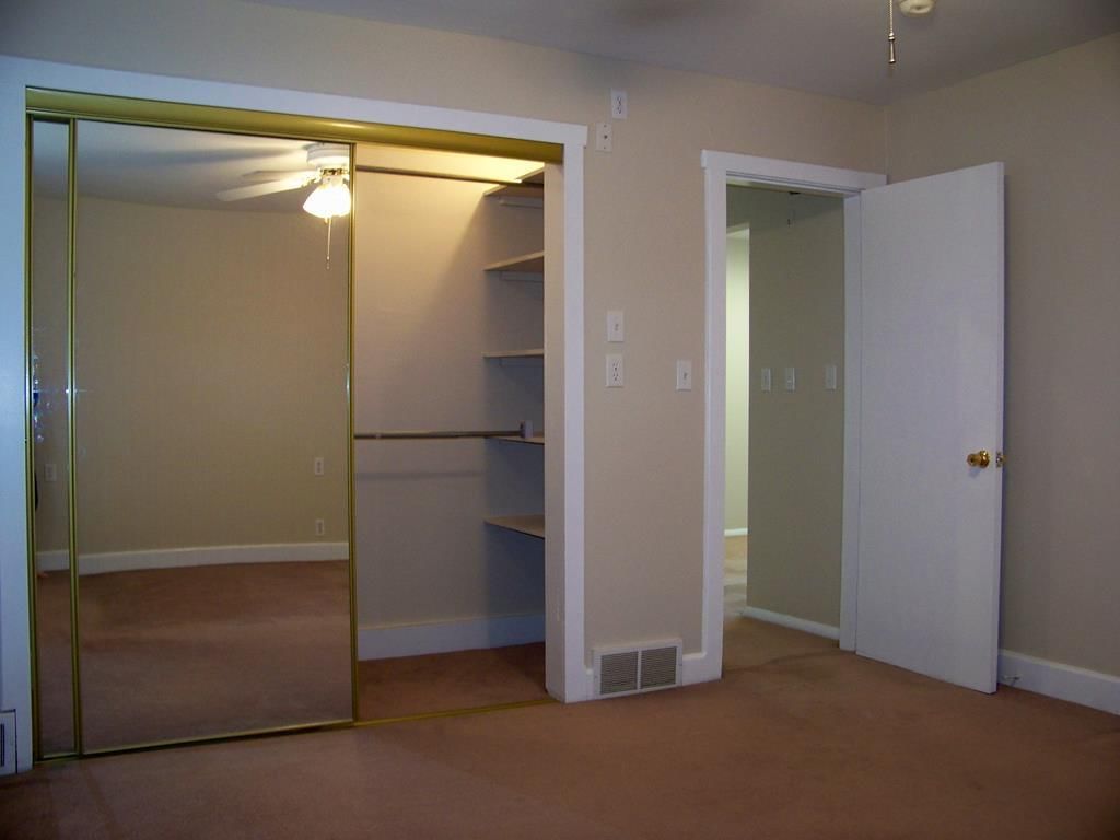222 S Lafayette Avenue — photo 27