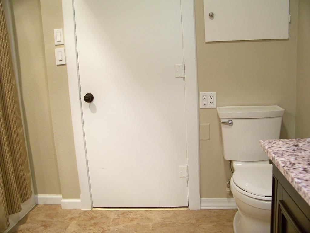 222 S Lafayette Avenue — photo 35