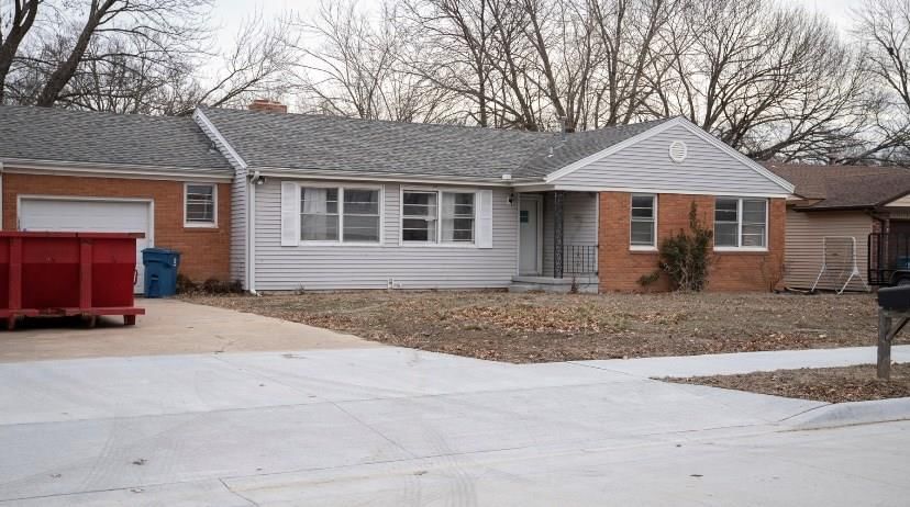 301 Highland N/A — photo 11