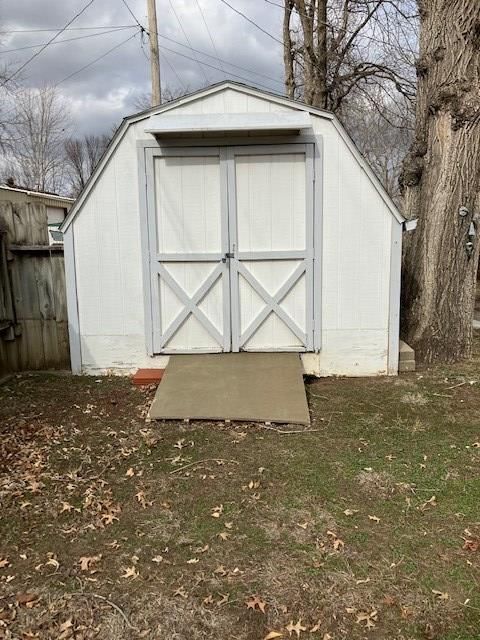 21 S Larson Avenue — photo 62