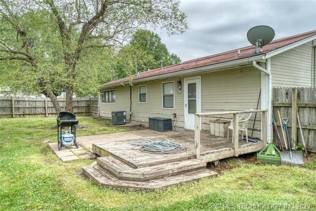 608 W Galer Street — photo 17