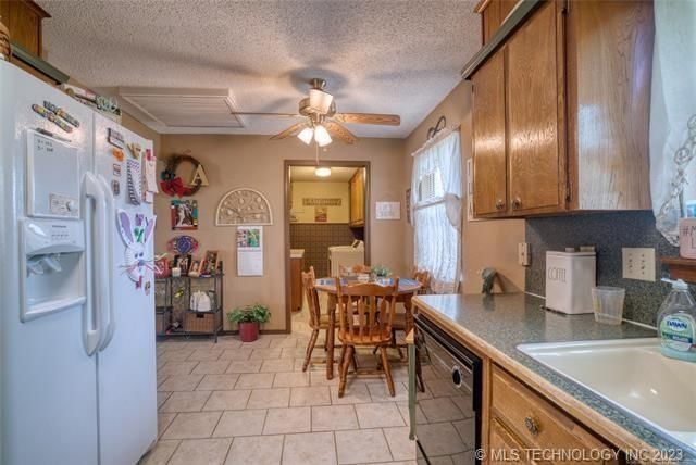 608 W Galer Street — photo 6