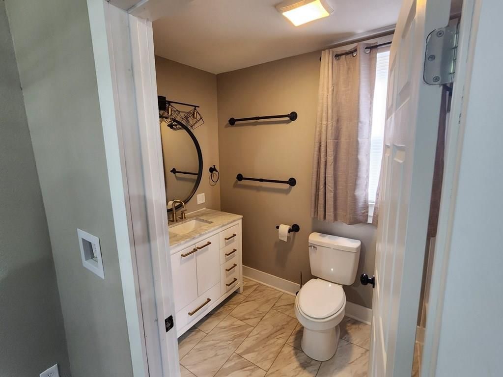 535 W Maple N/A — photo 17