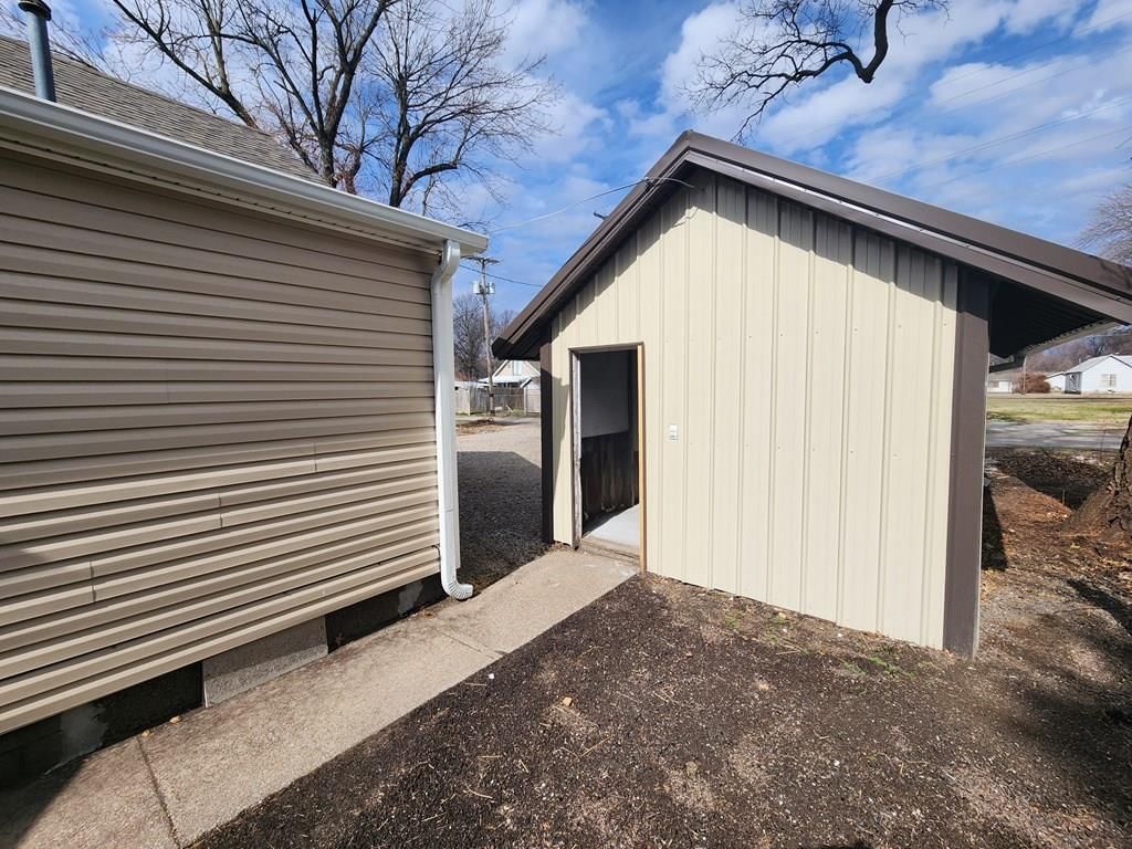 535 W Maple N/A — photo 31