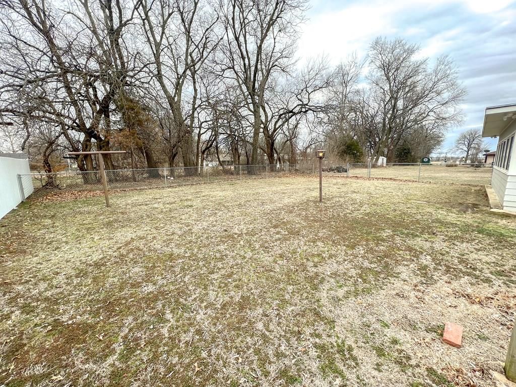 2220 Sue Lane — photo 23