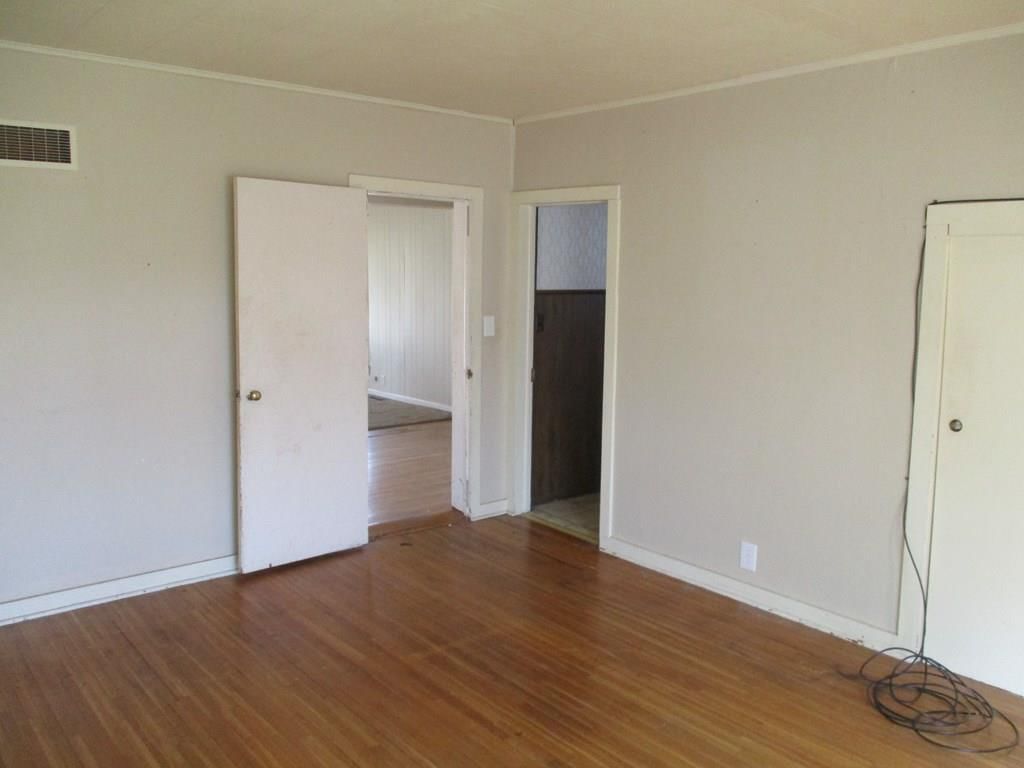 310 N California N/A — photo 13