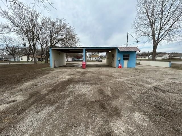 2302 S Walnut N/A — photo 4
