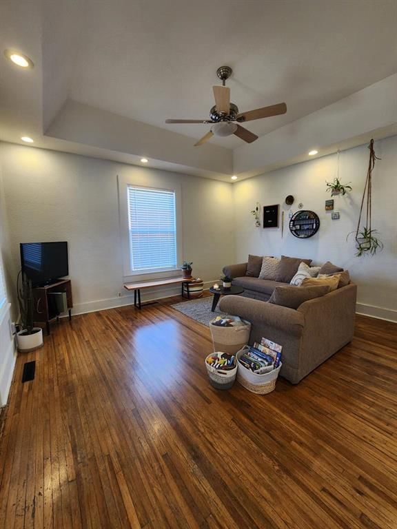 206 S 8th Street — photo 2