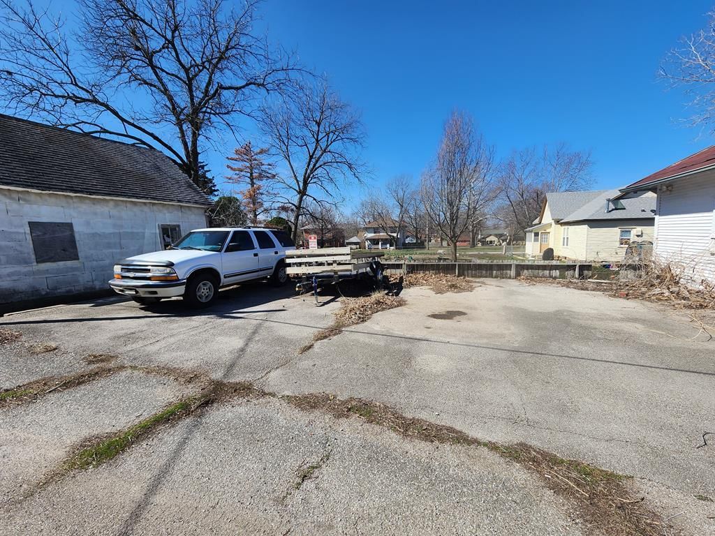206 S 8th Street — photo 23