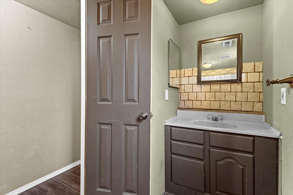 712 N Wood N/A — photo 13